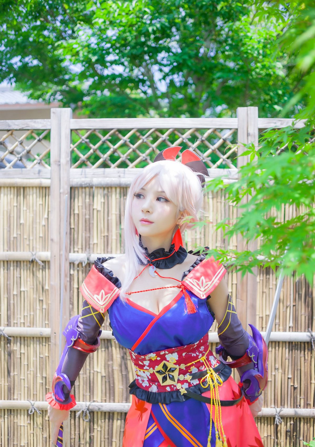 绝色少女cosplay爆乳美腿性感撩人写真