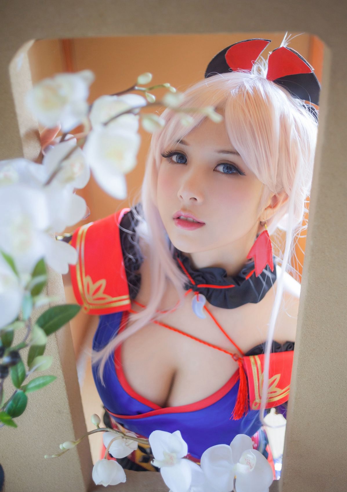 绝色少女cosplay爆乳美腿性感撩人写真