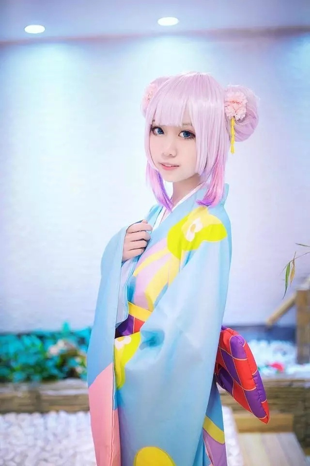 清纯美女萝莉康娜cosplay性感诱人写真