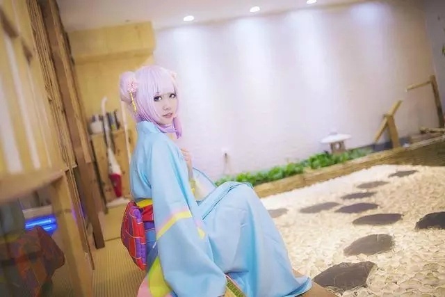 清纯美女萝莉康娜cosplay性感诱人写真