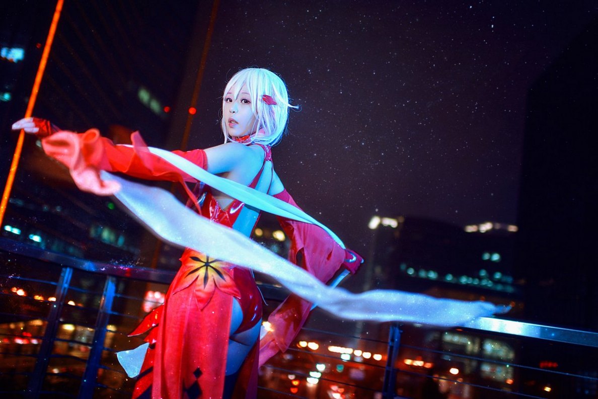爆乳性感萝莉Cosplay楪祈喷血诱惑福利写真