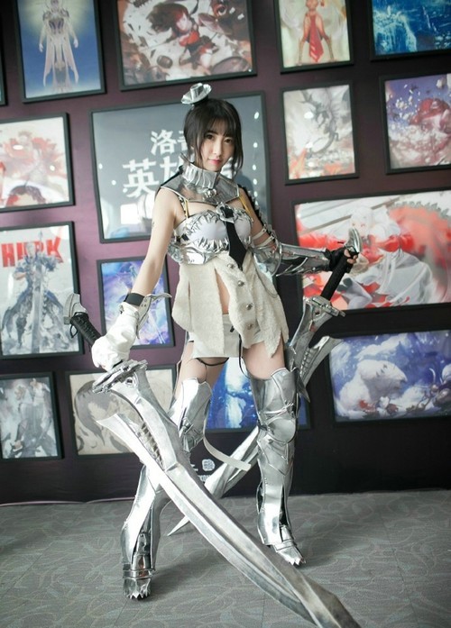 Chinajoy2017洛奇英雄传美女火舞娇媚性感美女图片