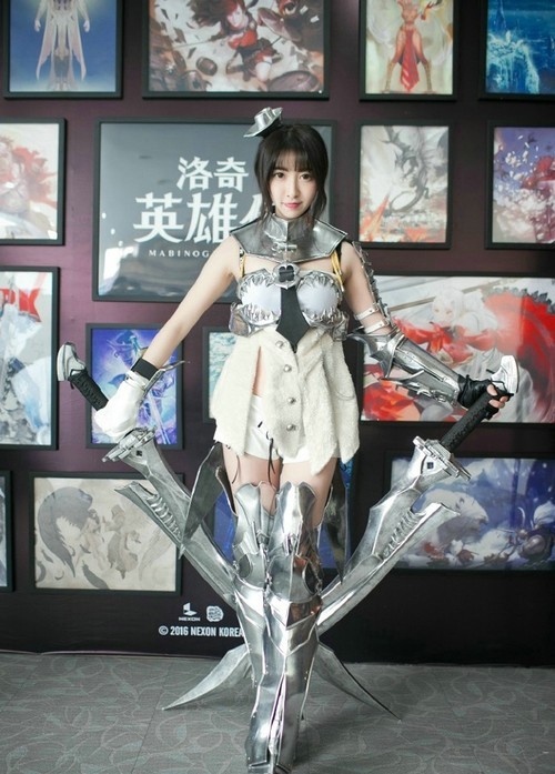 Chinajoy2017洛奇英雄传美女火舞娇媚性感美女图片