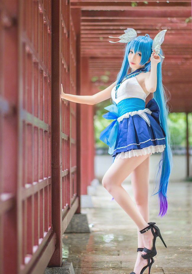 初音未来cosplay爆乳美腿喷血福利诱惑写真