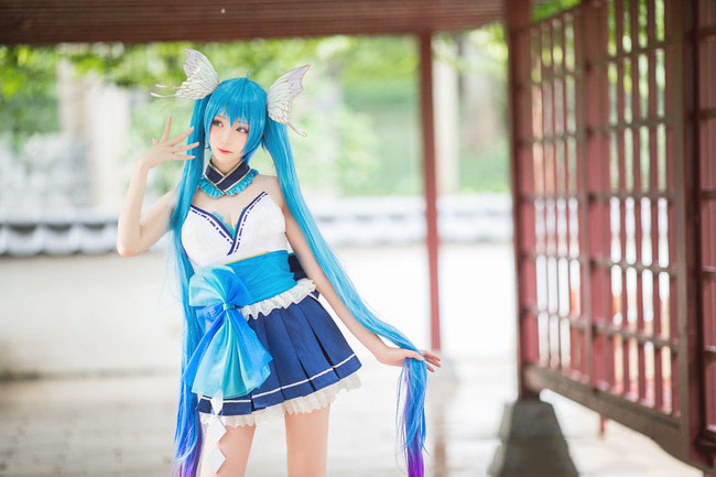 初音未来cosplay爆乳美腿喷血福利诱惑写真