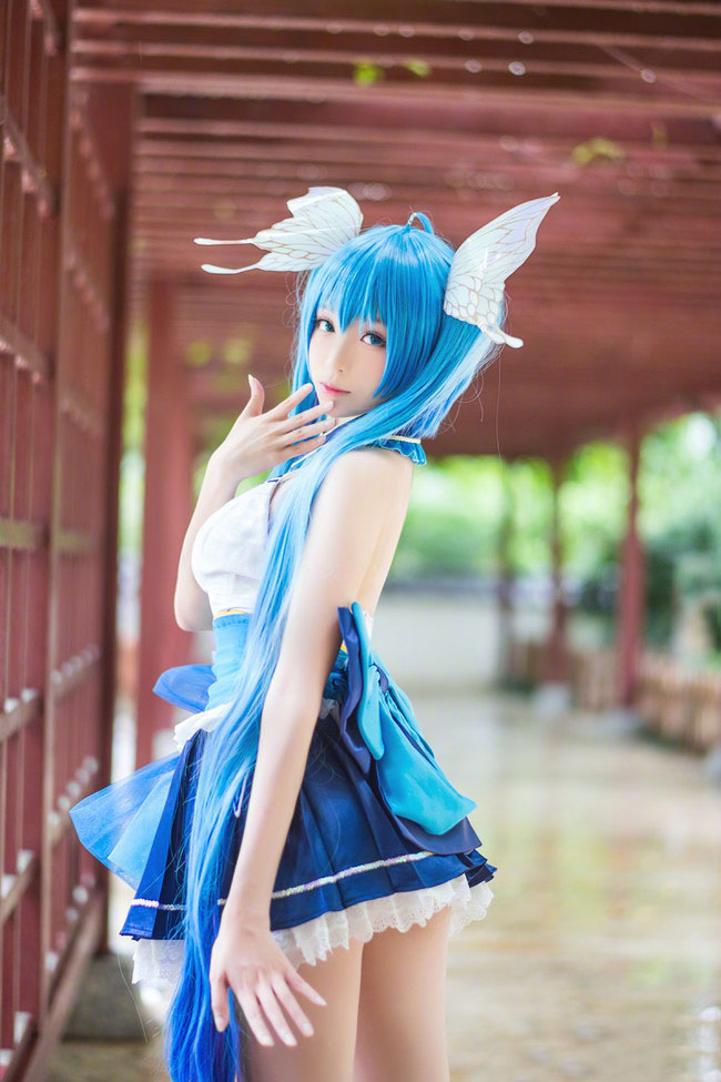 初音未来cosplay爆乳美腿喷血福利诱惑写真