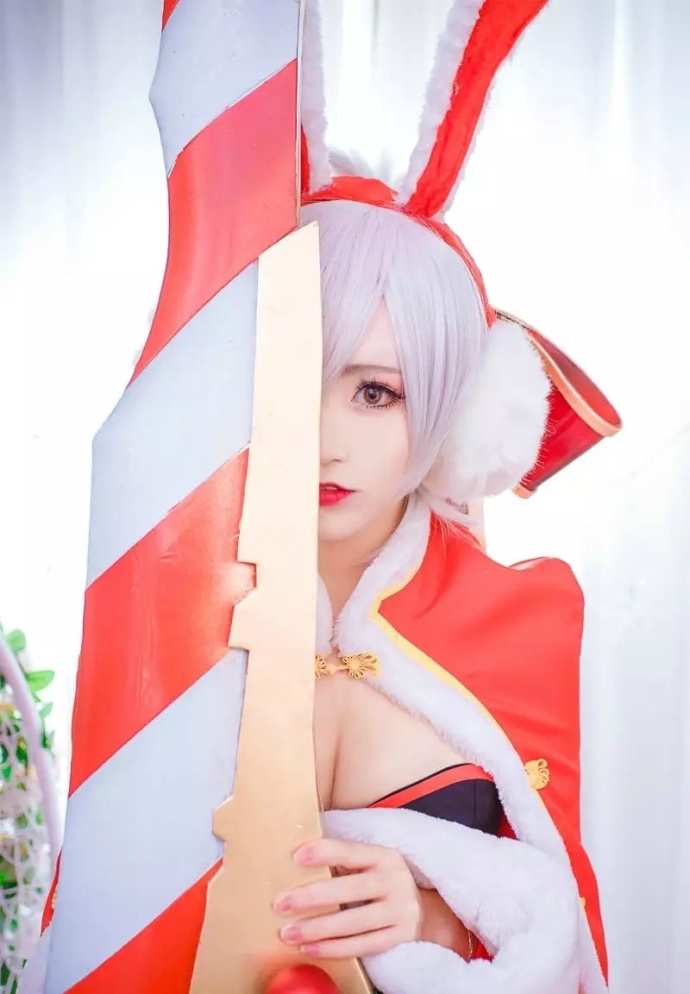 美女同人英雄联盟圣诞节瑞雯cosplay​​​​性感图片