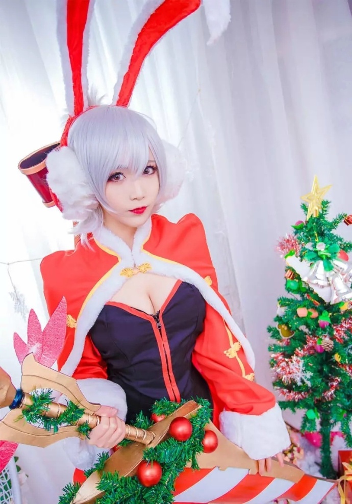 美女同人英雄联盟圣诞节瑞雯cosplay​​​​性感图片