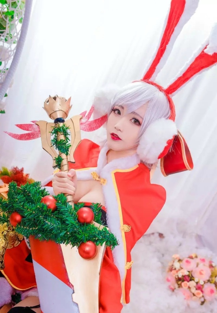 美女同人英雄联盟圣诞节瑞雯cosplay​​​​性感图片