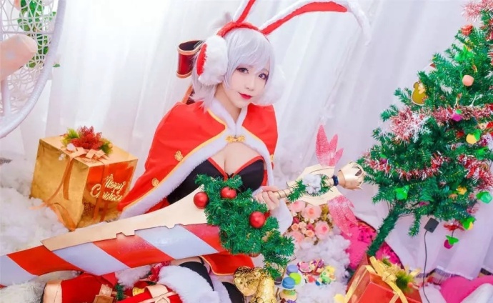 美女同人英雄联盟圣诞节瑞雯cosplay​​​​性感图片