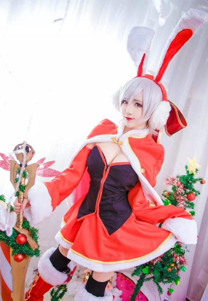 美女同人英雄联盟圣诞节瑞雯cosplay​​​​性感图片