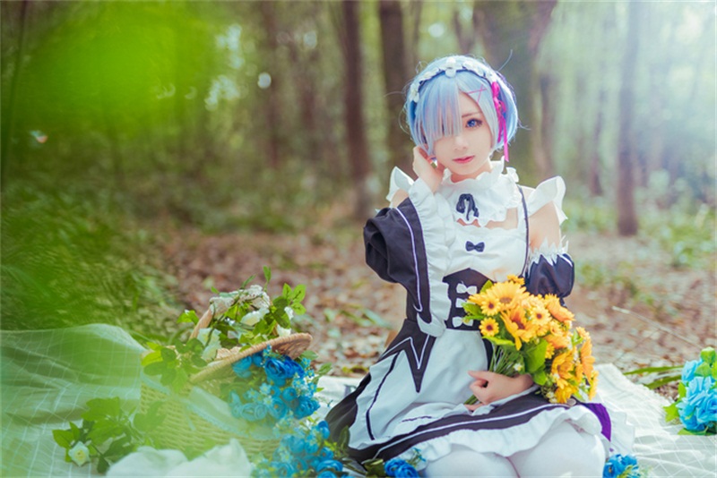 可爱萝莉cosplay雷姆制服诱惑写真图片