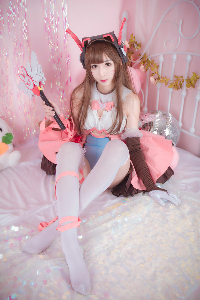 巨乳萝莉cos守望先锋魔法少女D.Va写真福利图片