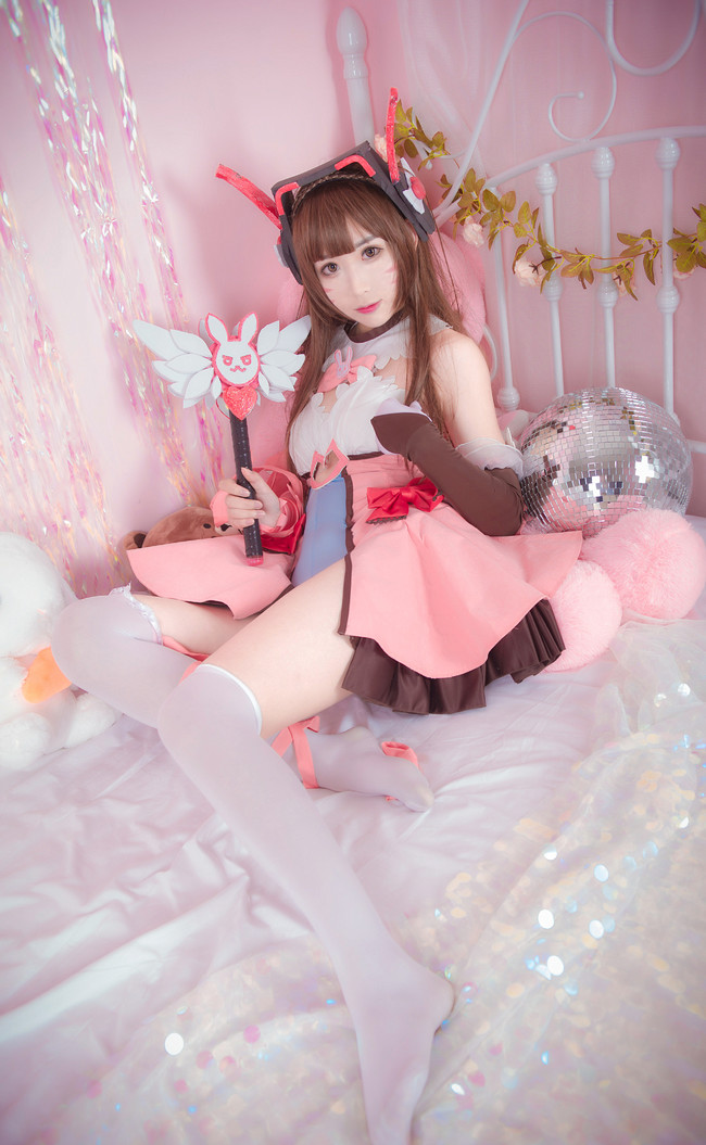 巨乳萝莉cos守望先锋魔法少女D.Va写真福利图片