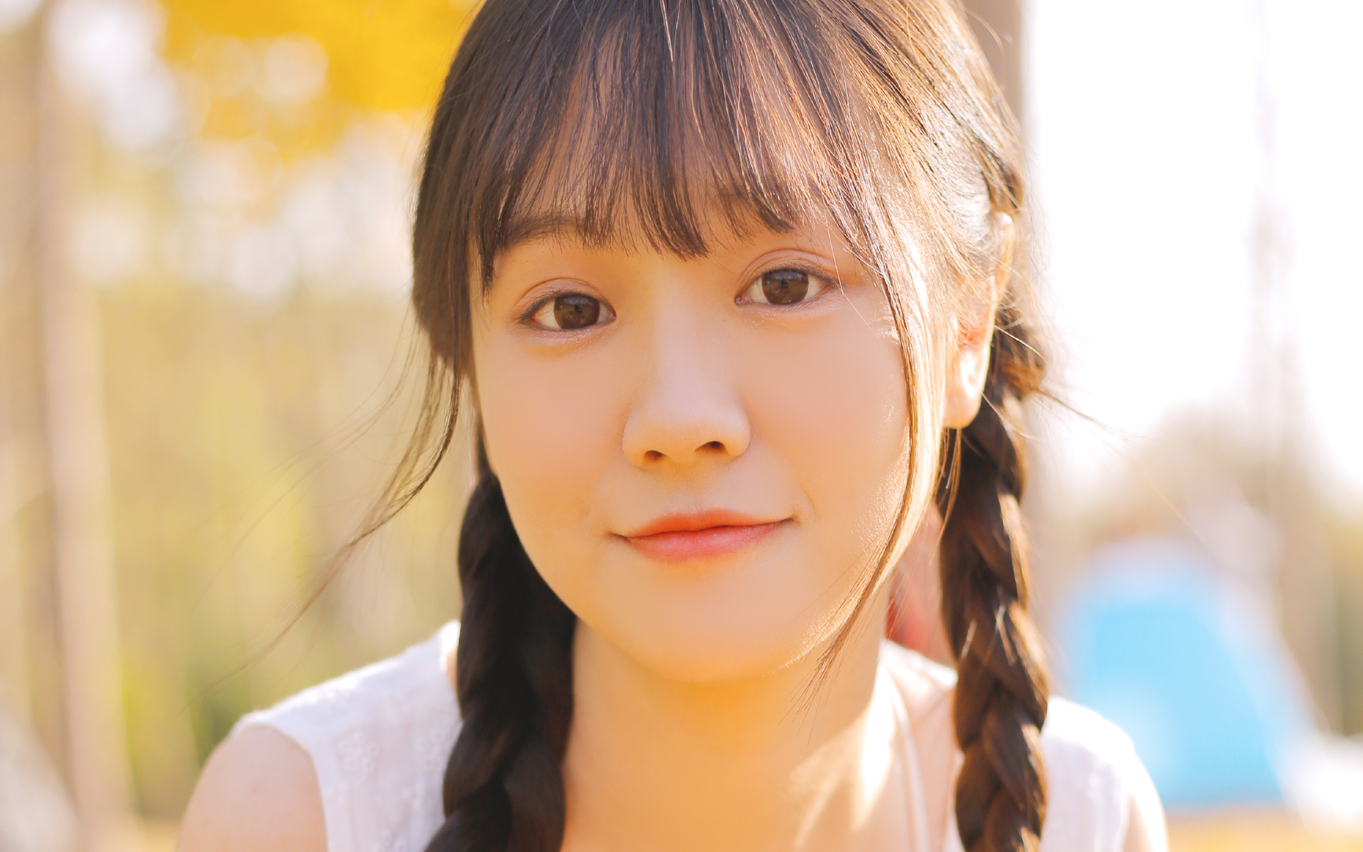 清新性感美女户外写真图片桌面壁纸