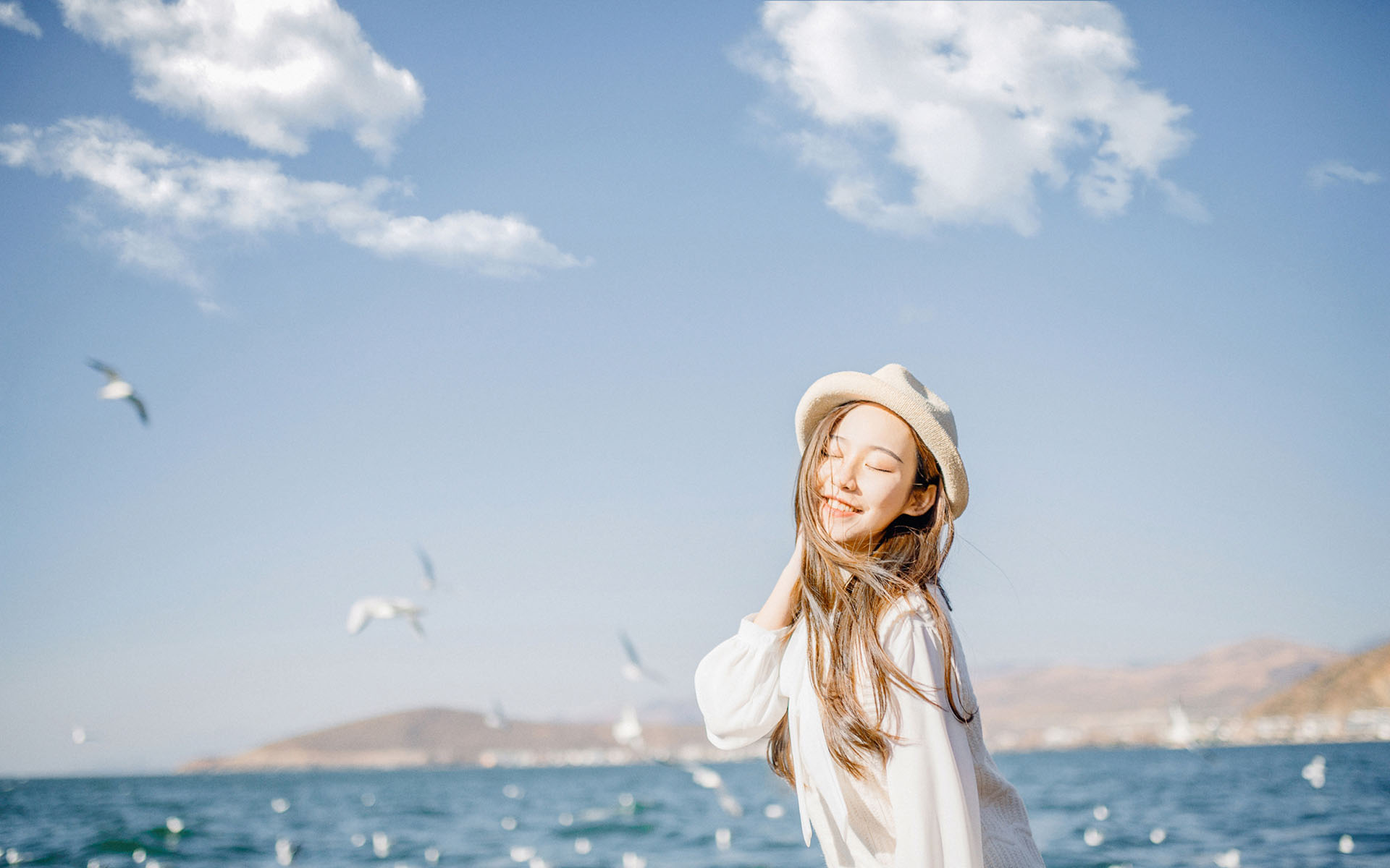 清纯文艺美女海边唯美写真高清壁纸