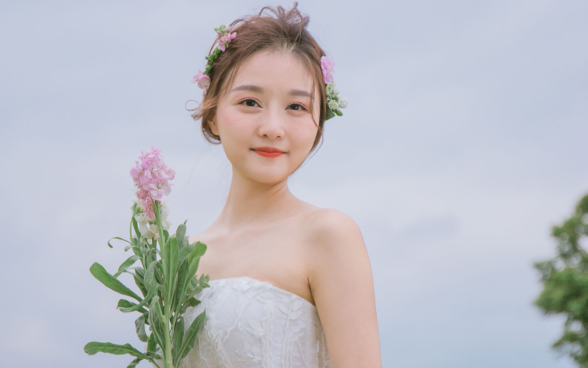 清纯美女唯美婚纱写真高清桌面壁纸
