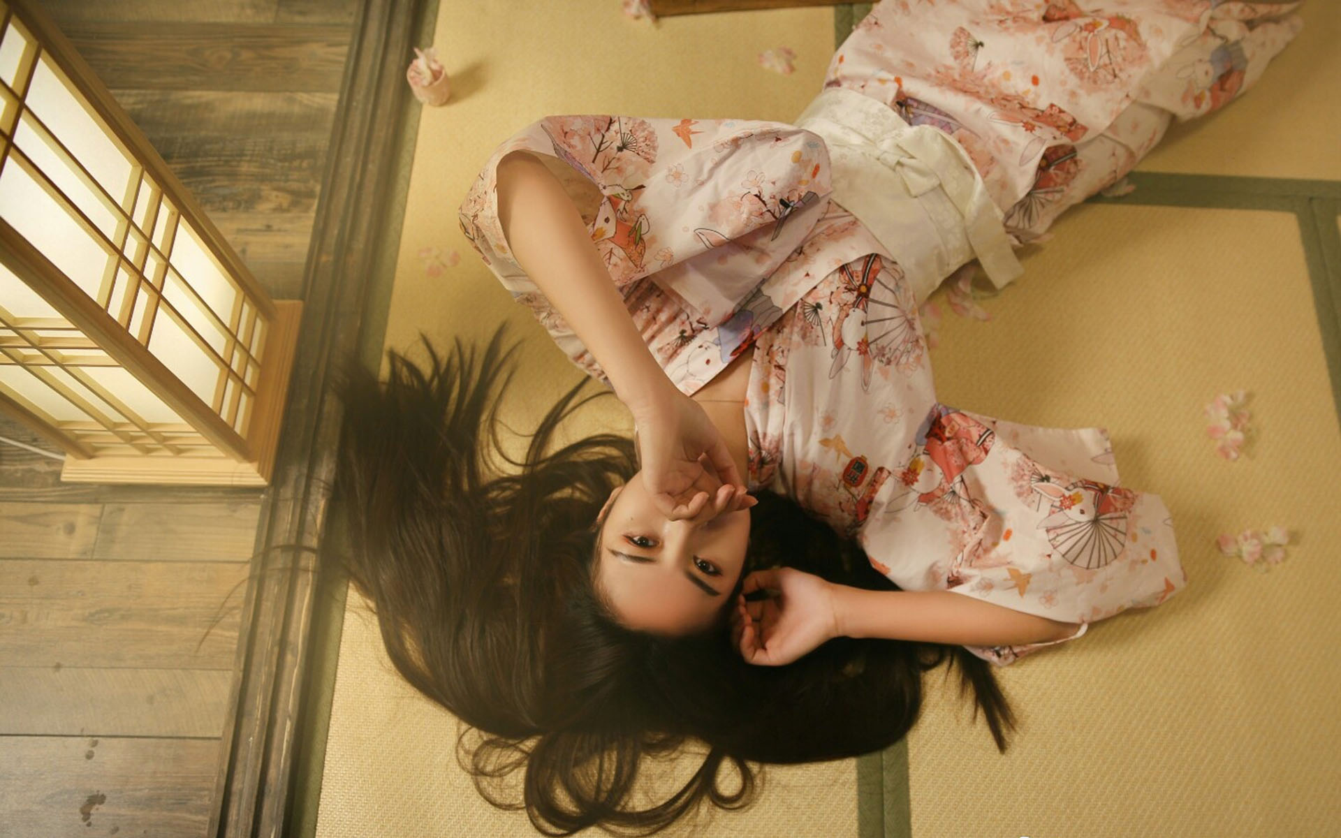 性感日系和服美女唯美光影写真高清壁纸