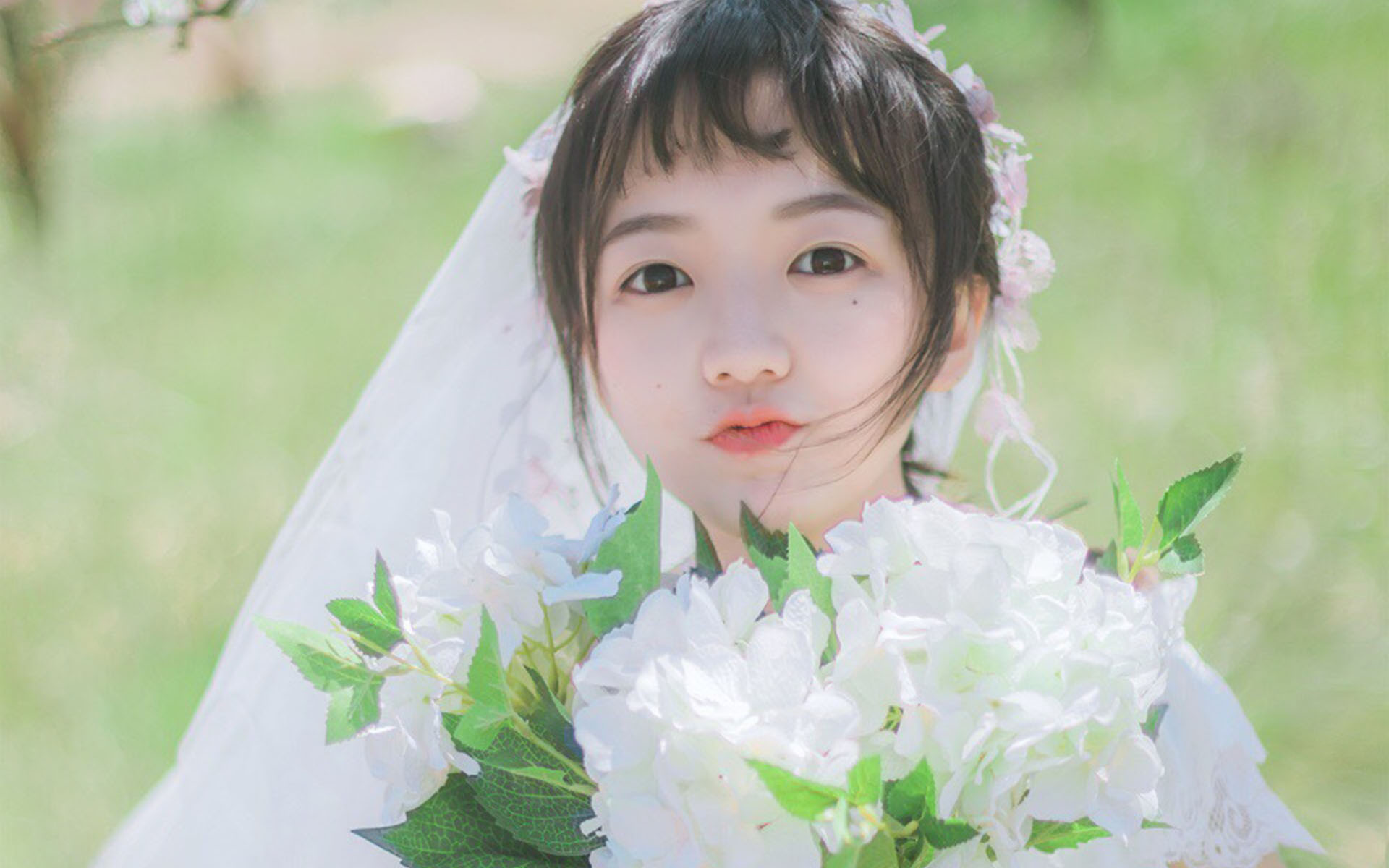 清纯美女唯美婚纱照户外写真高清壁纸