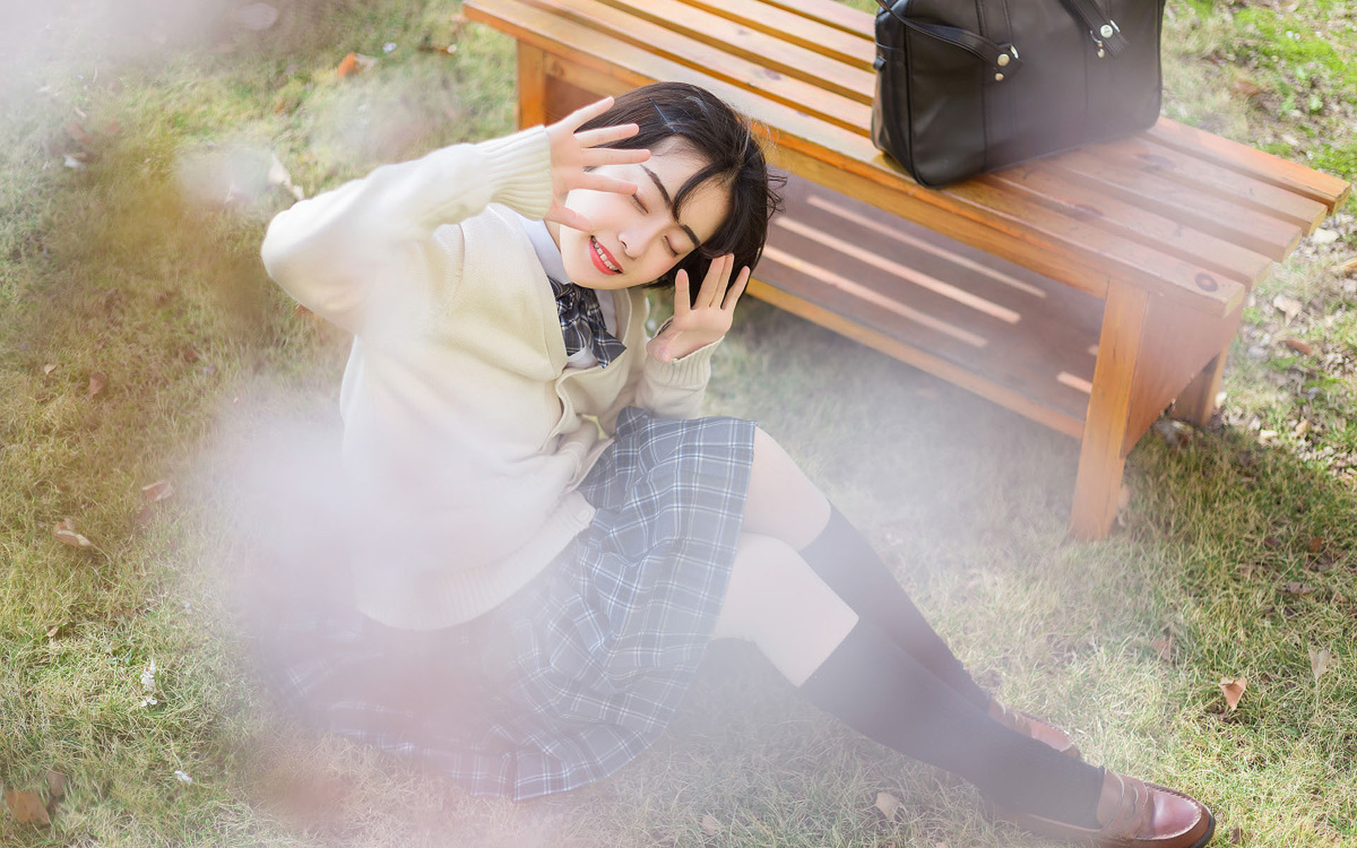 清纯美女治愈系户外写真图片电脑壁纸