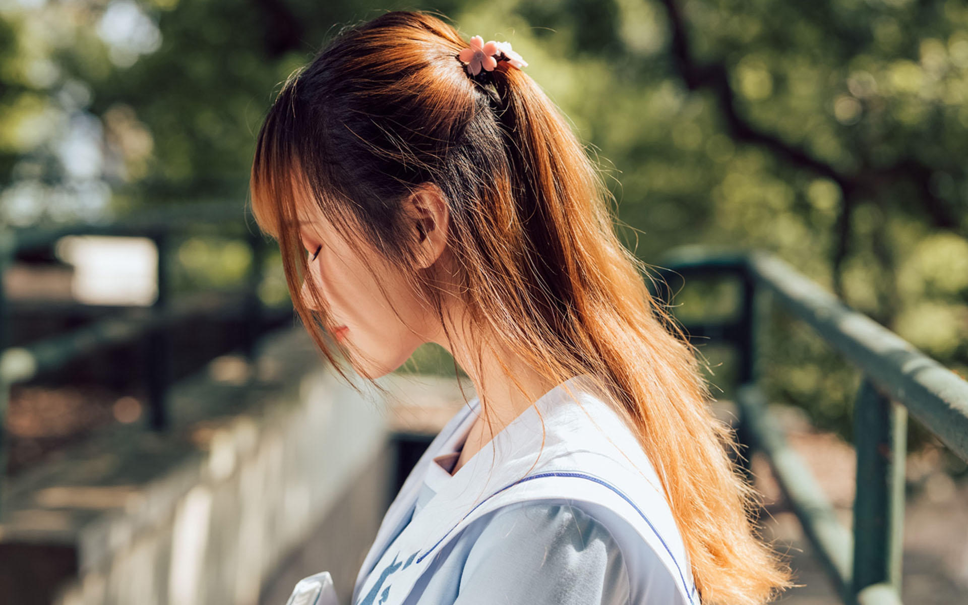 清纯美女学生妹水手服高清桌面壁纸