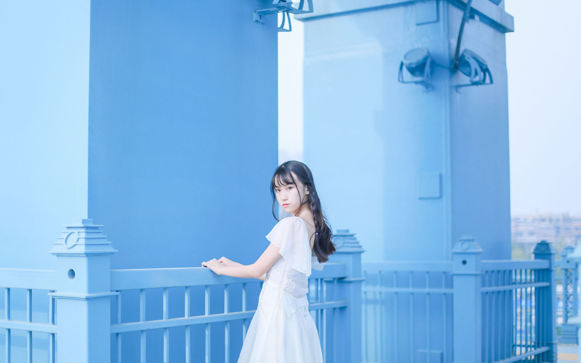 清纯长发美女户外清凉写真高清壁纸