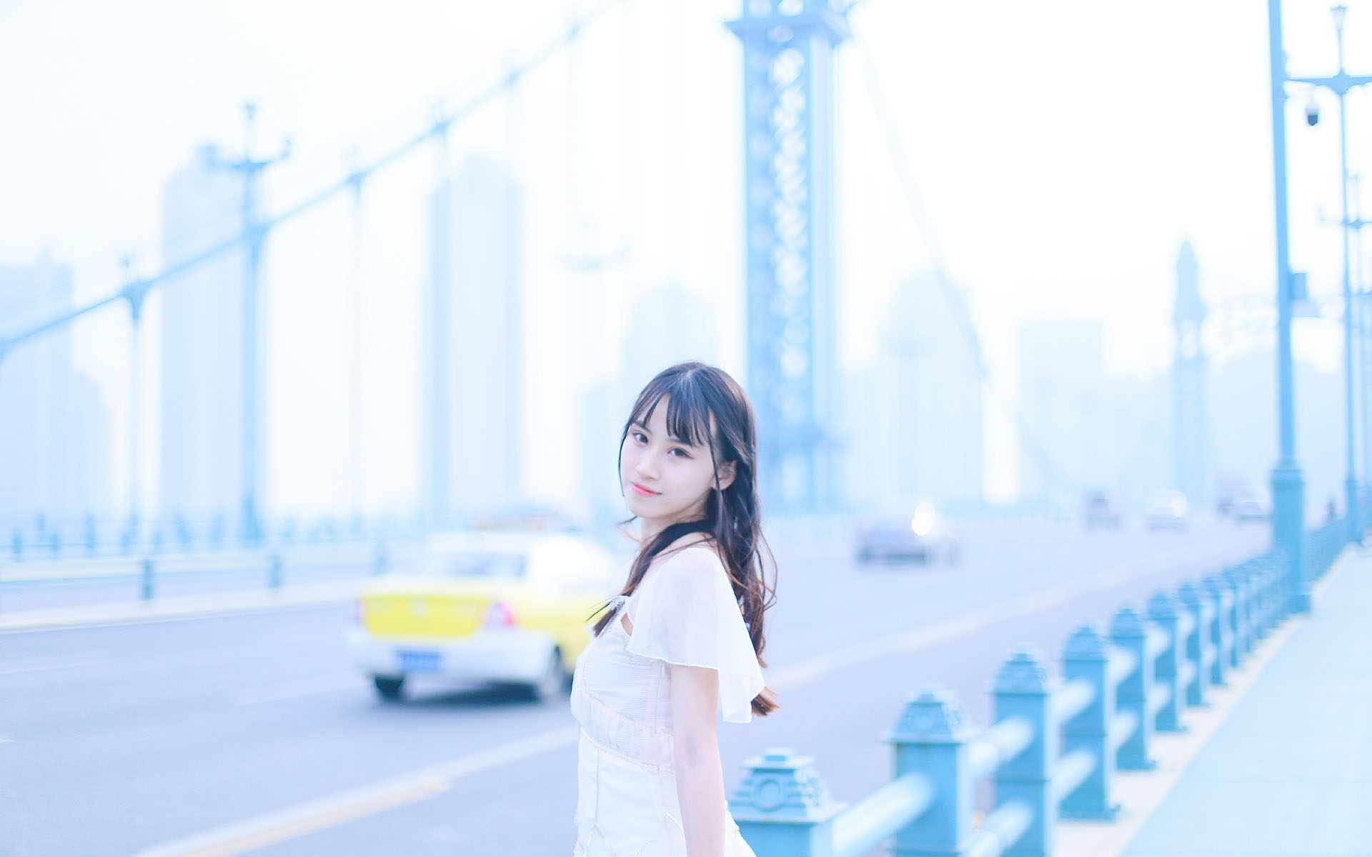 清纯长发美女户外清凉写真高清壁纸