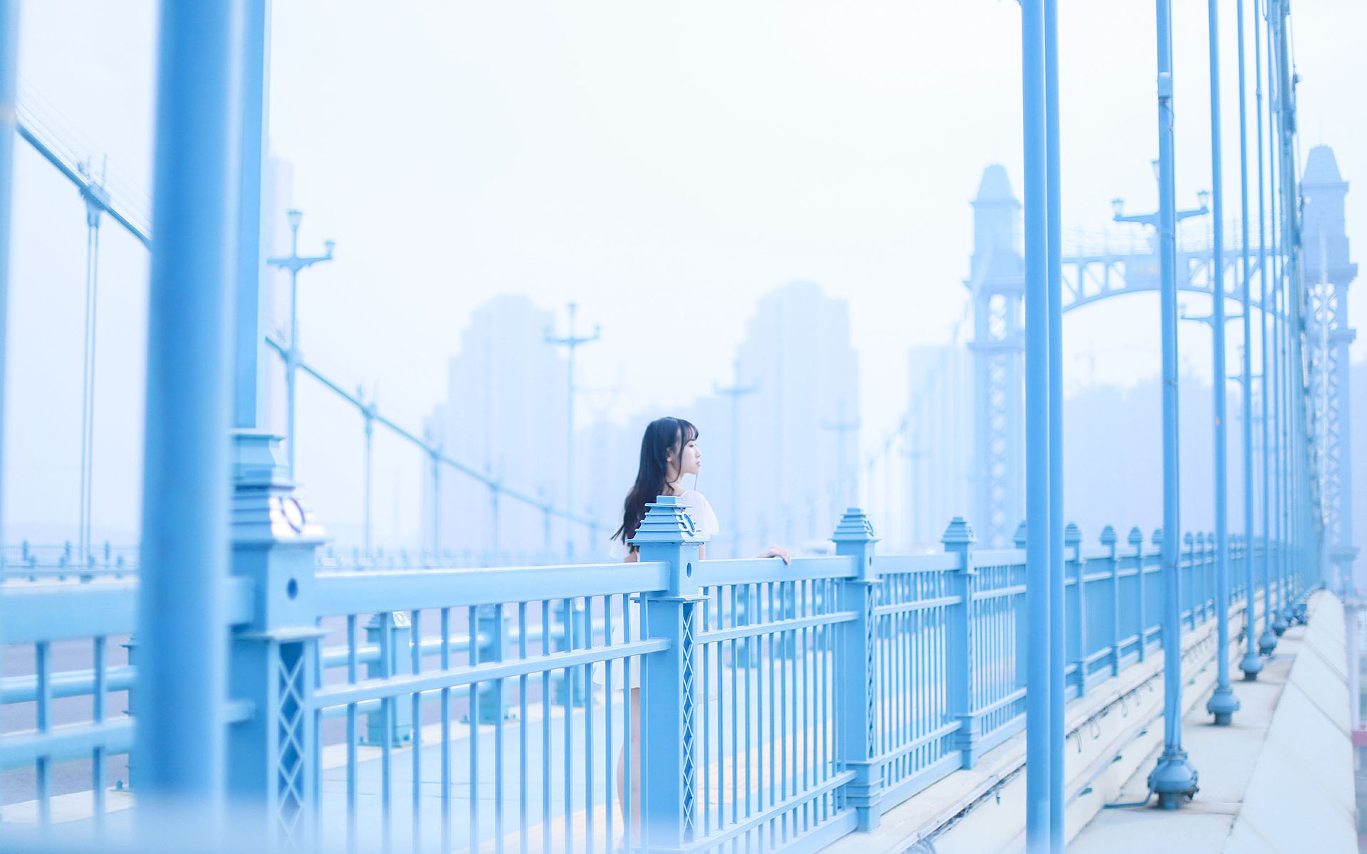 清纯长发美女户外清凉写真高清壁纸