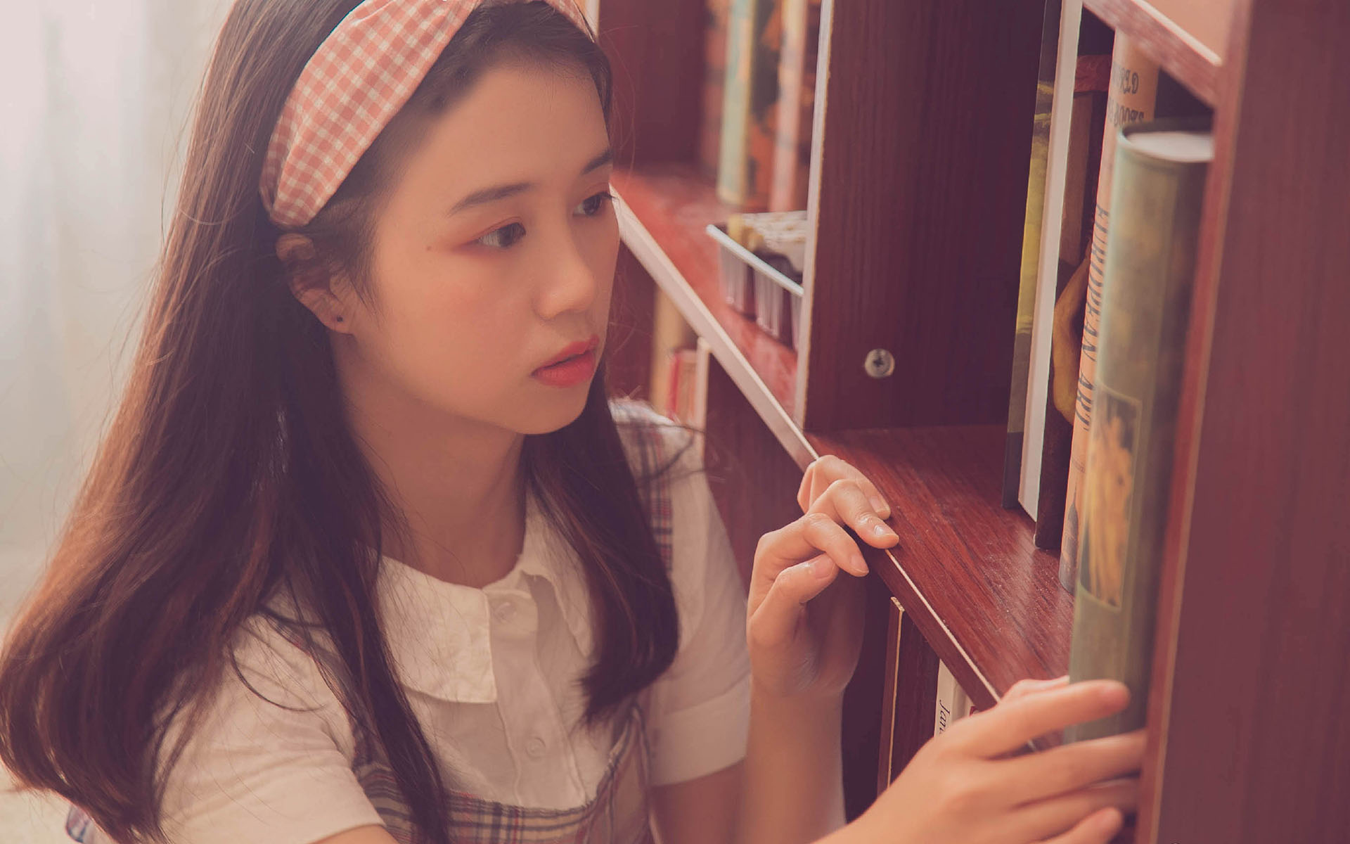 清纯美女居家小清新写真高清桌面壁纸