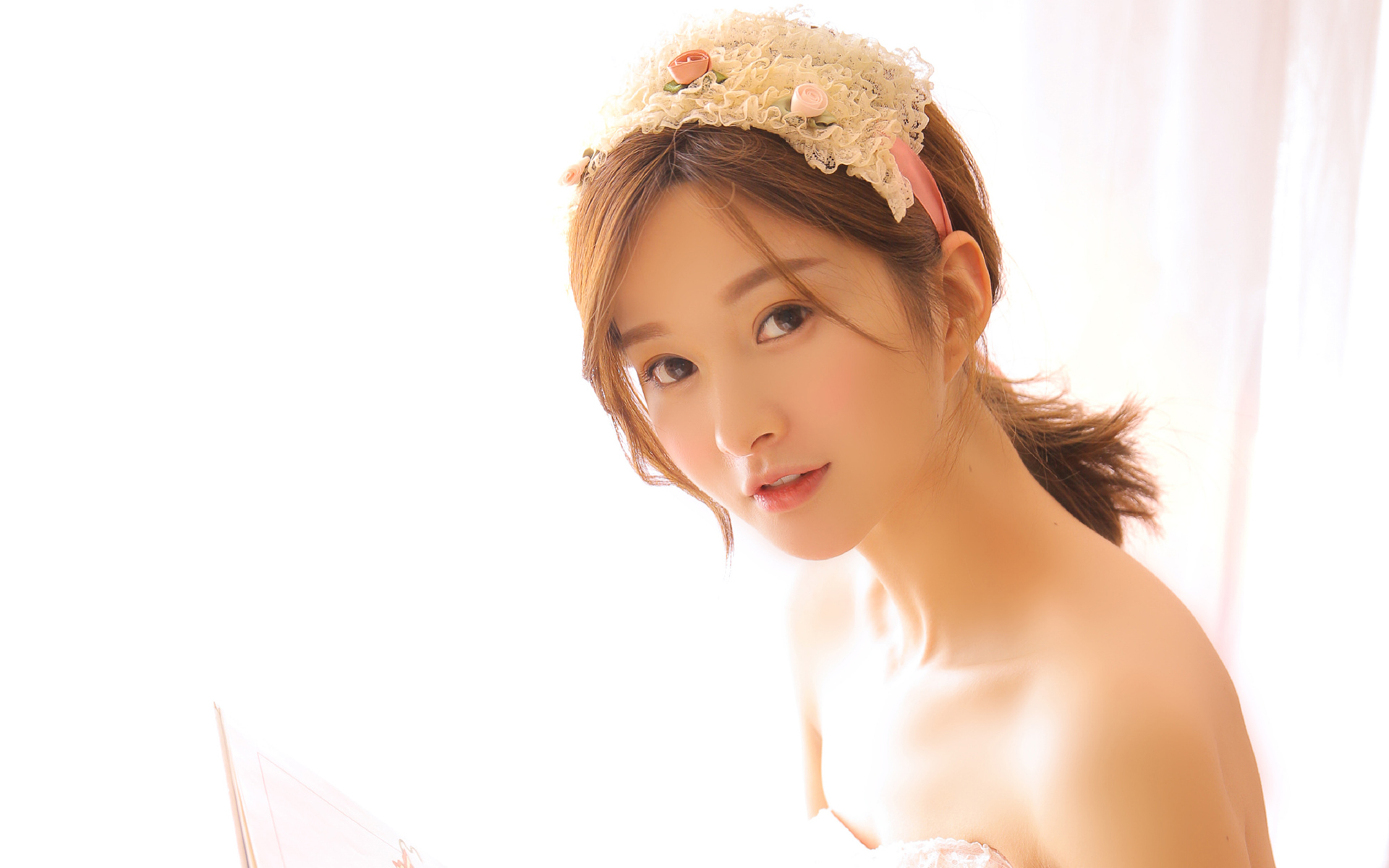 粉色系甜美萝莉美女高清桌面壁纸