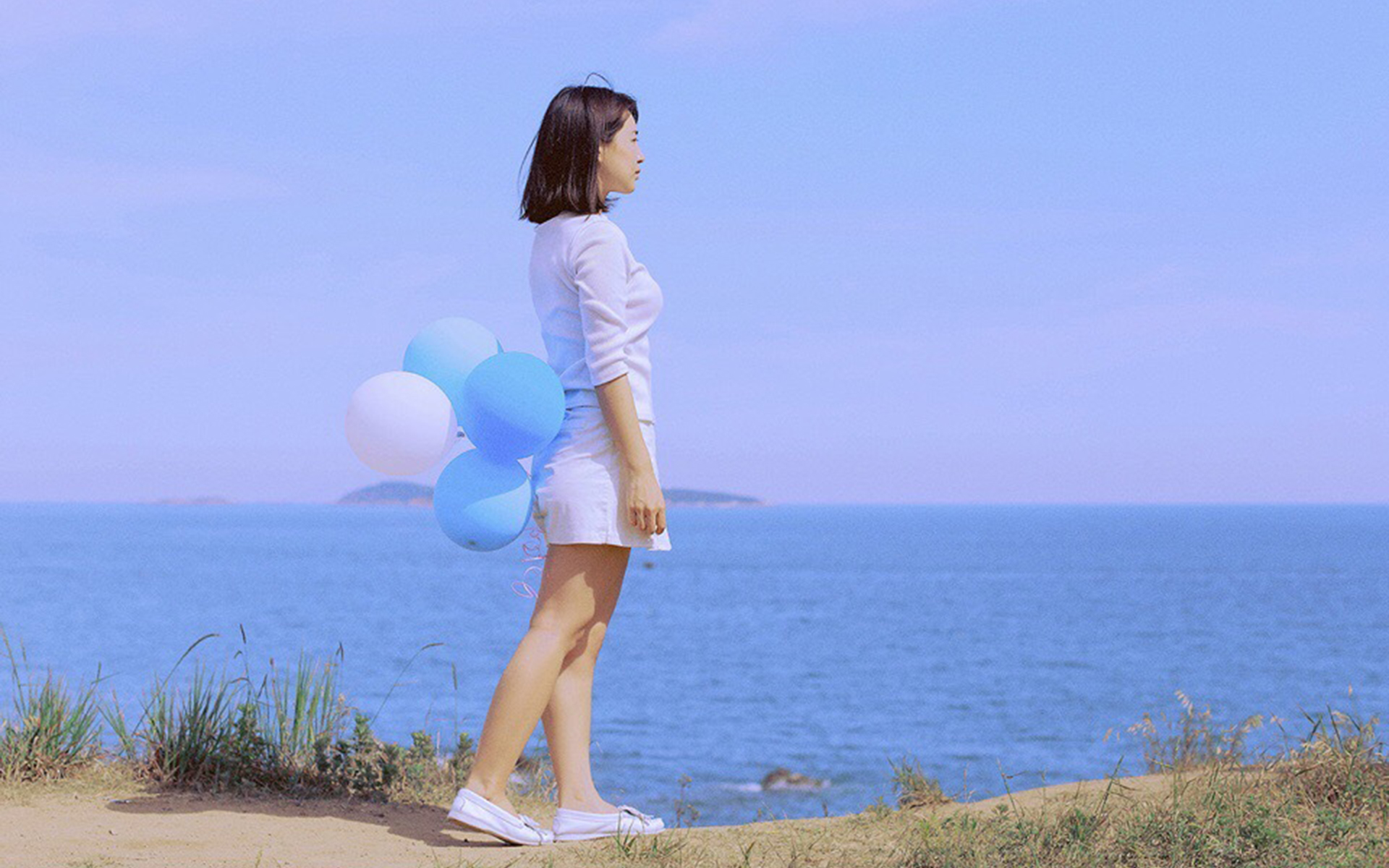 清纯短发美女海边唯美高清桌面壁纸