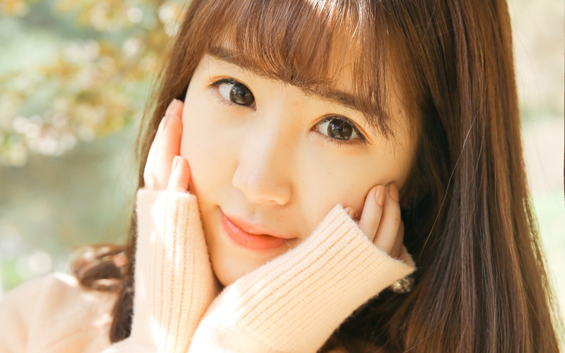 白嫩美女清新恬静写真图片电脑壁纸