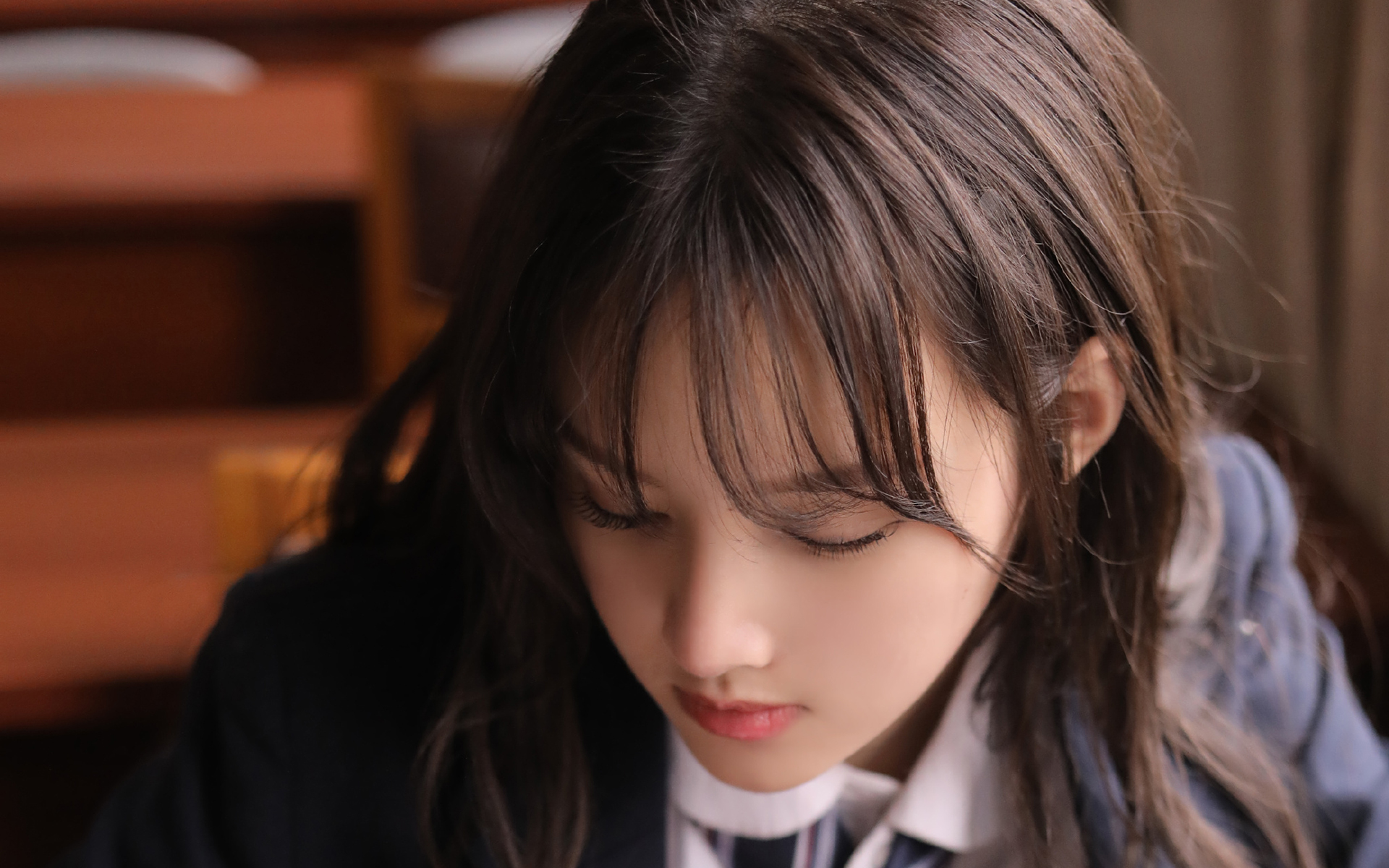 清纯甜美美女学生妹高清桌面壁纸