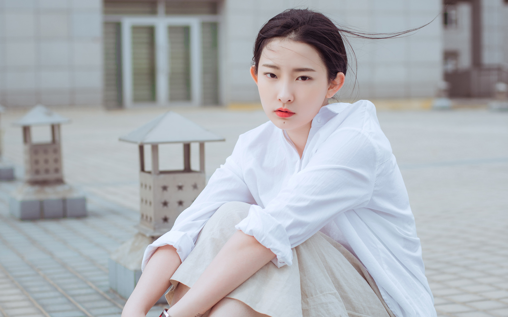小清新美女干净简约风高清桌面壁纸