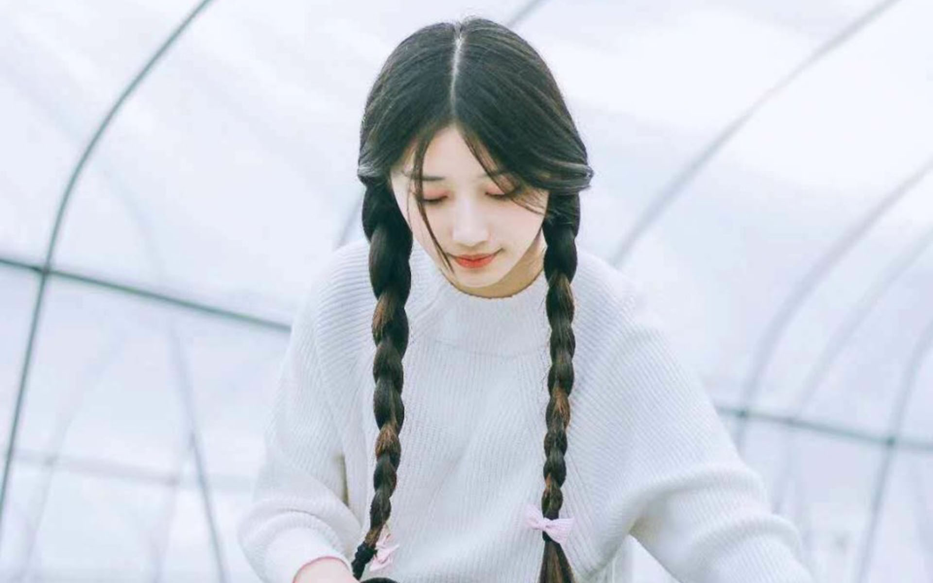 清纯养眼少女唯美高清桌面壁纸
