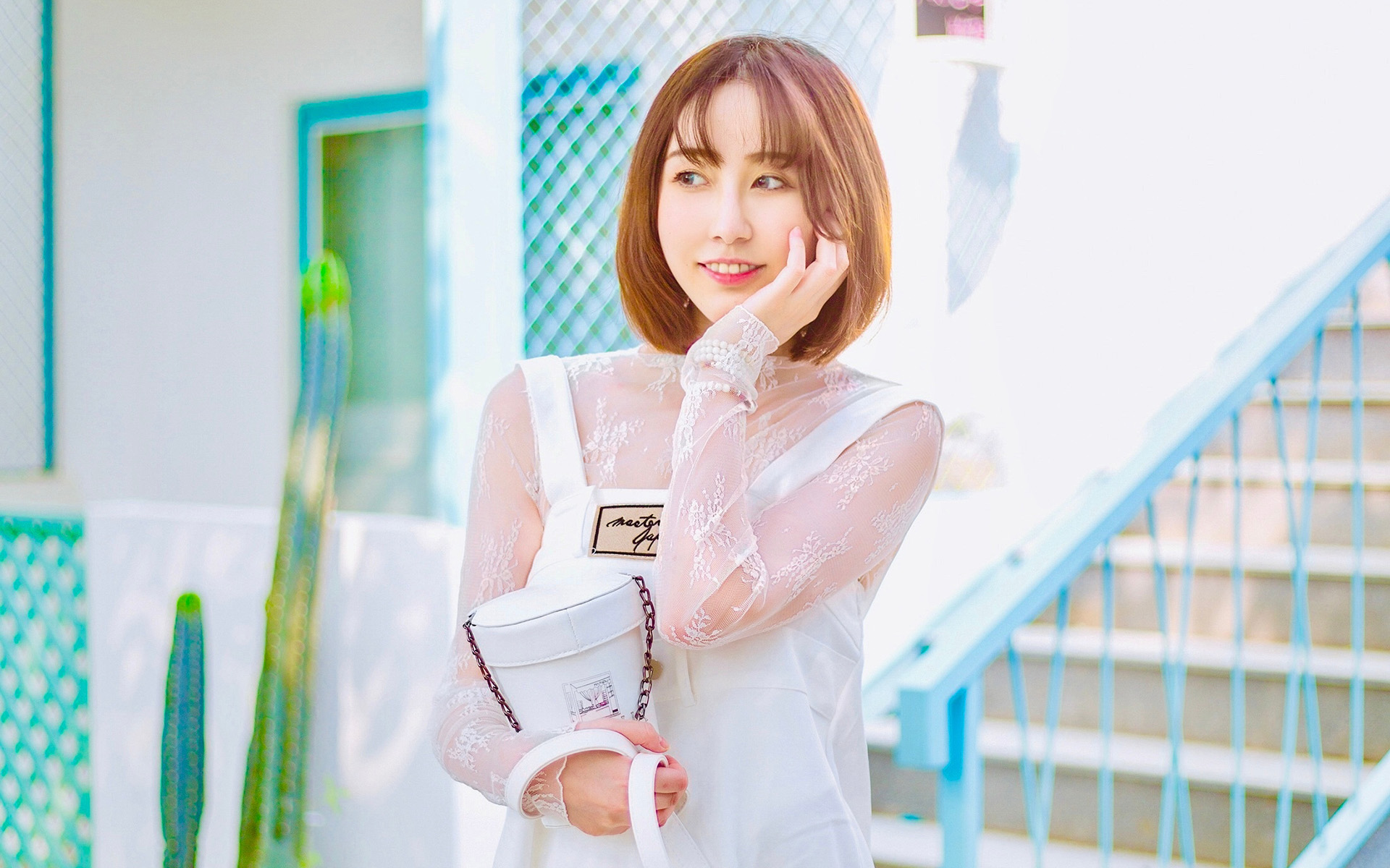 甜美短发美女小清新高清桌面壁纸