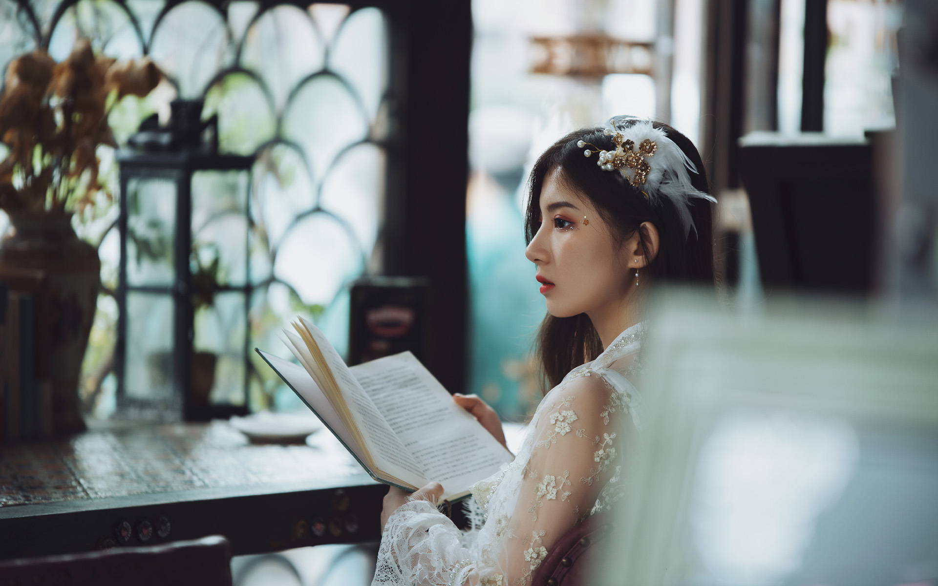 性感纱裙美女唯美高清桌面壁纸