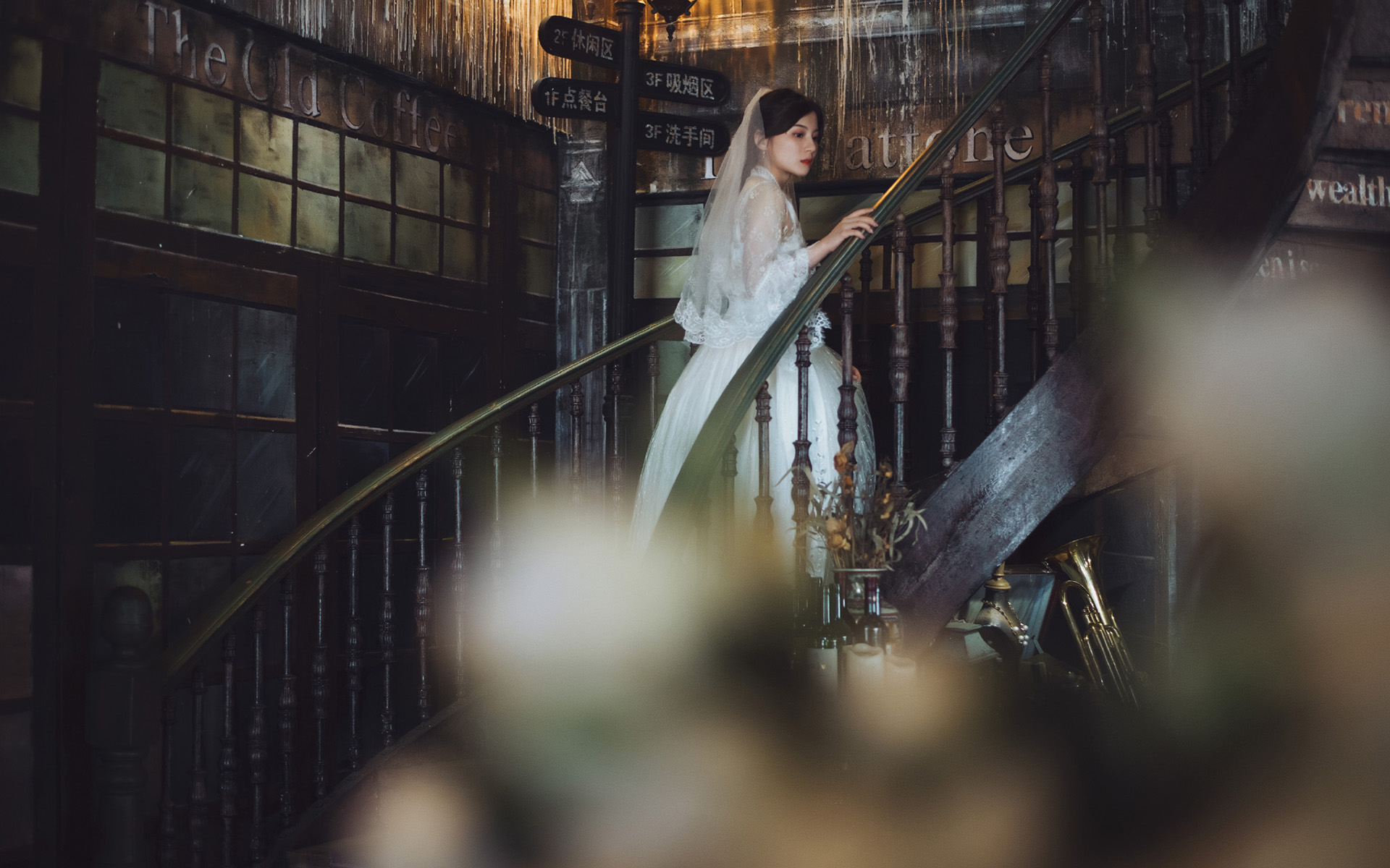 性感纱裙美女唯美高清桌面壁纸