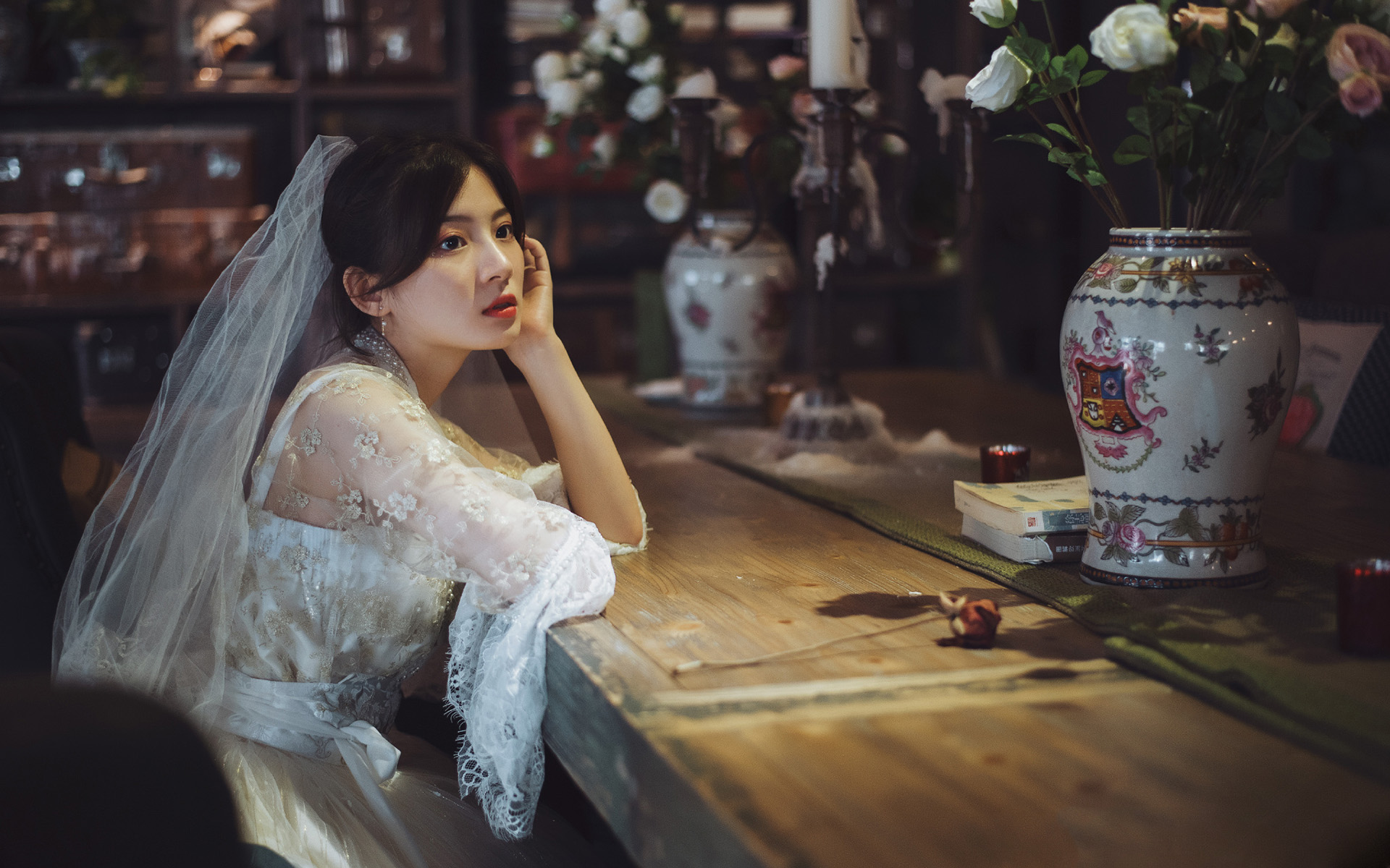 性感纱裙美女唯美高清桌面壁纸