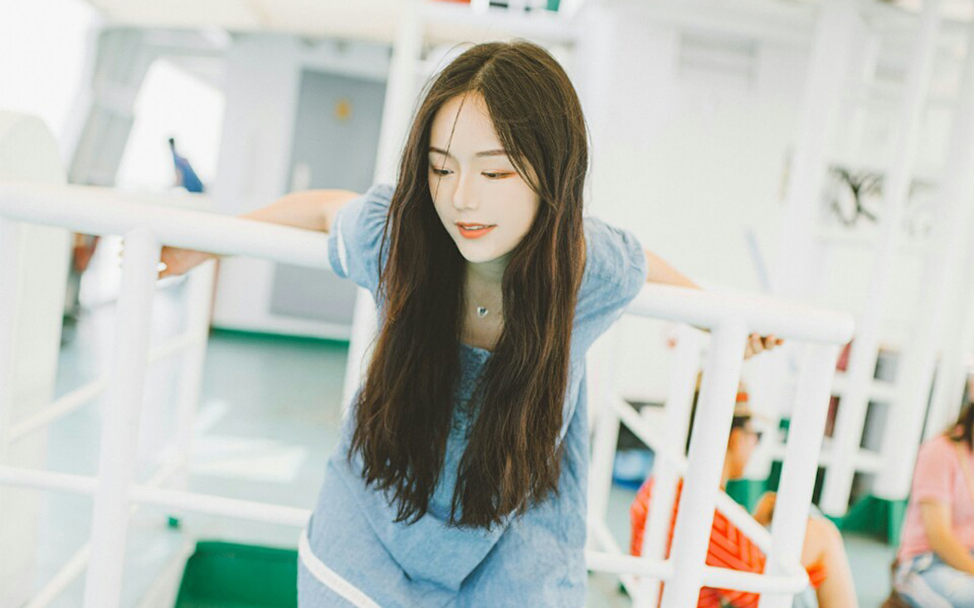 清纯俏皮美女唯美写真高清壁纸
