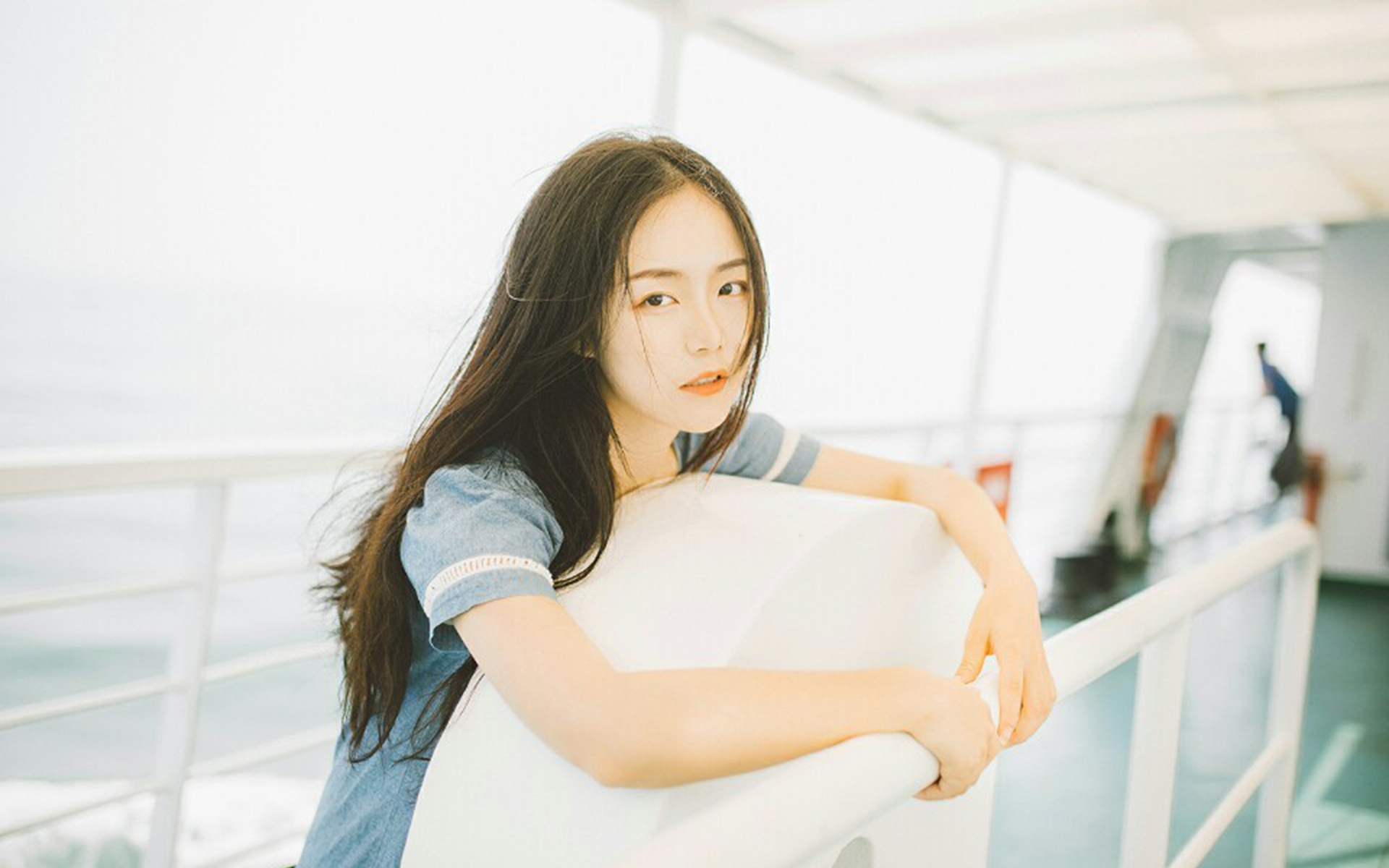 清纯俏皮美女唯美写真高清壁纸