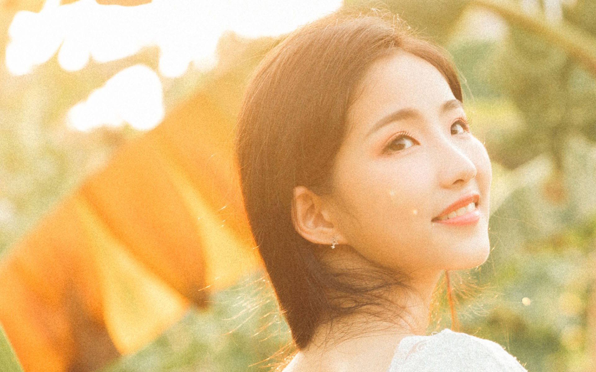 清纯麻花辫少女唯美高清桌面壁纸