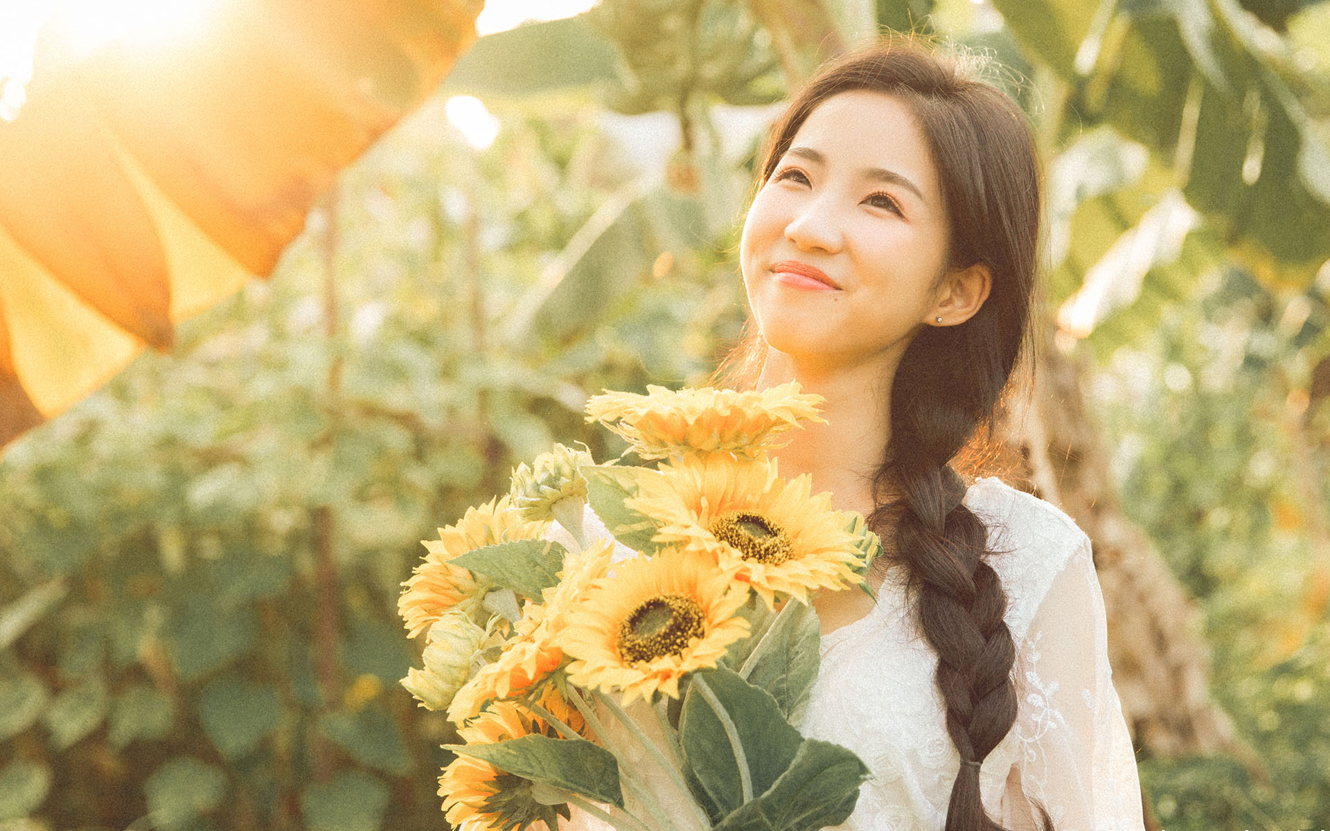 清纯麻花辫少女唯美高清桌面壁纸