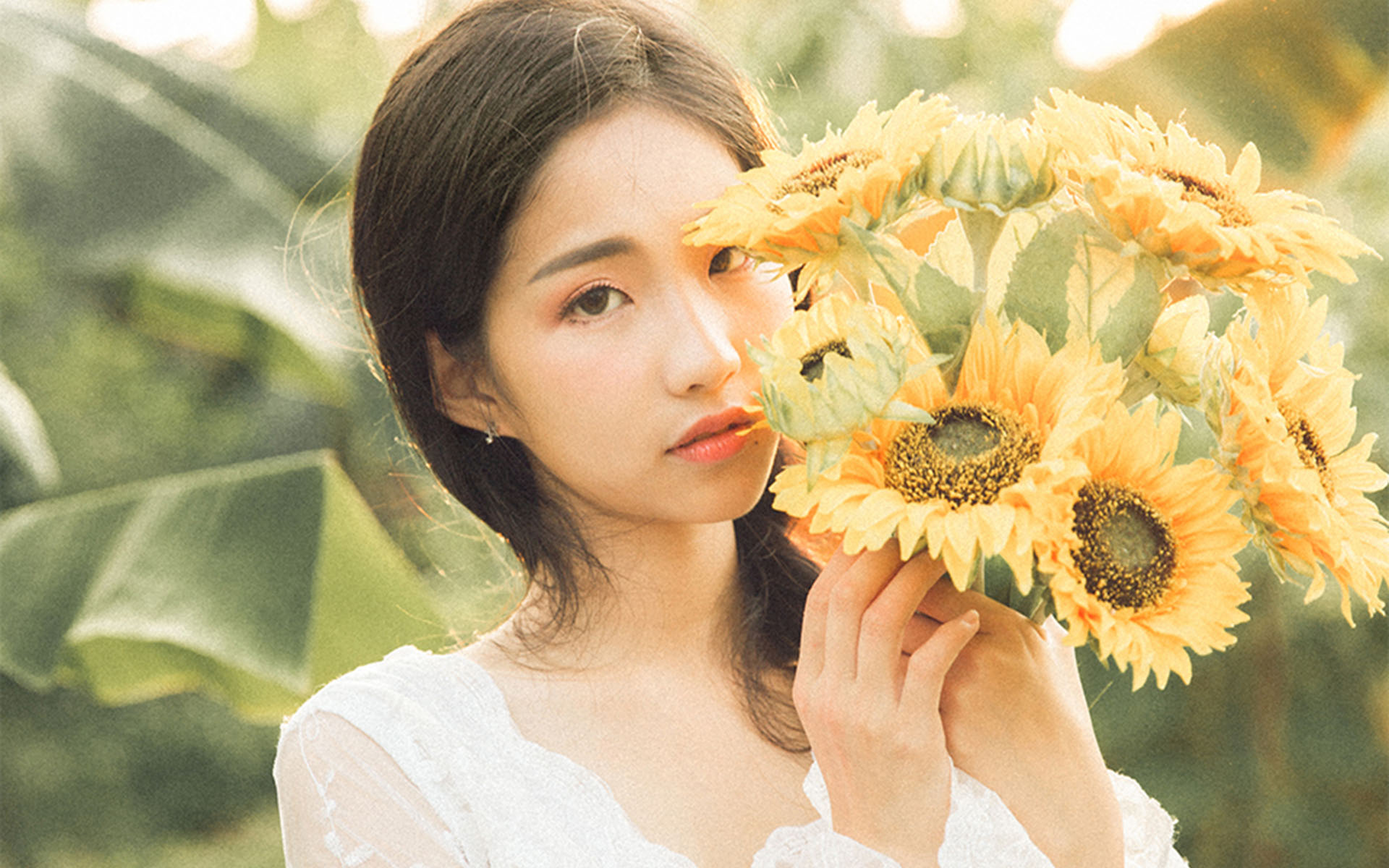 清纯麻花辫少女唯美高清桌面壁纸
