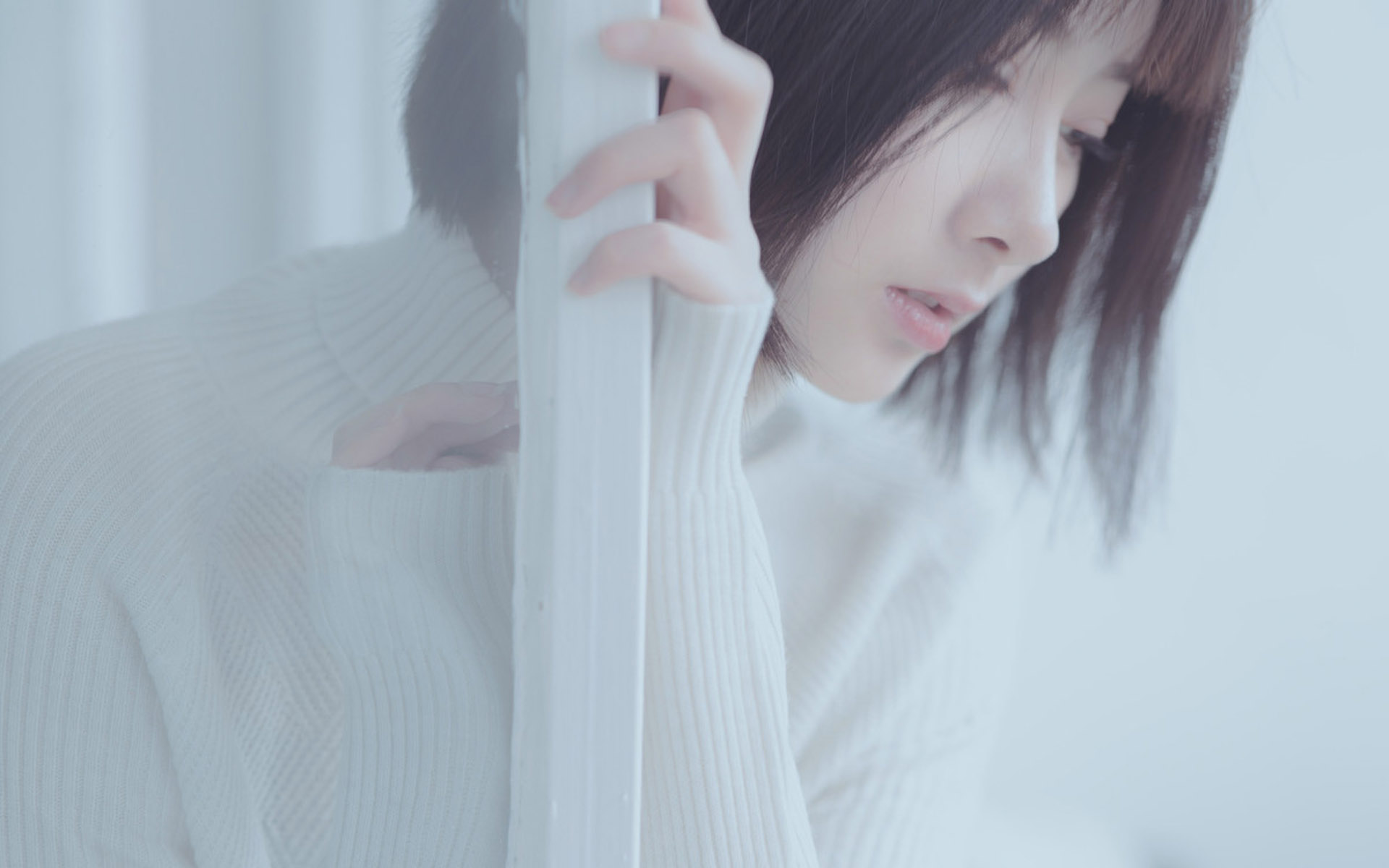 氧气美女清纯养眼居家写真桌面壁纸