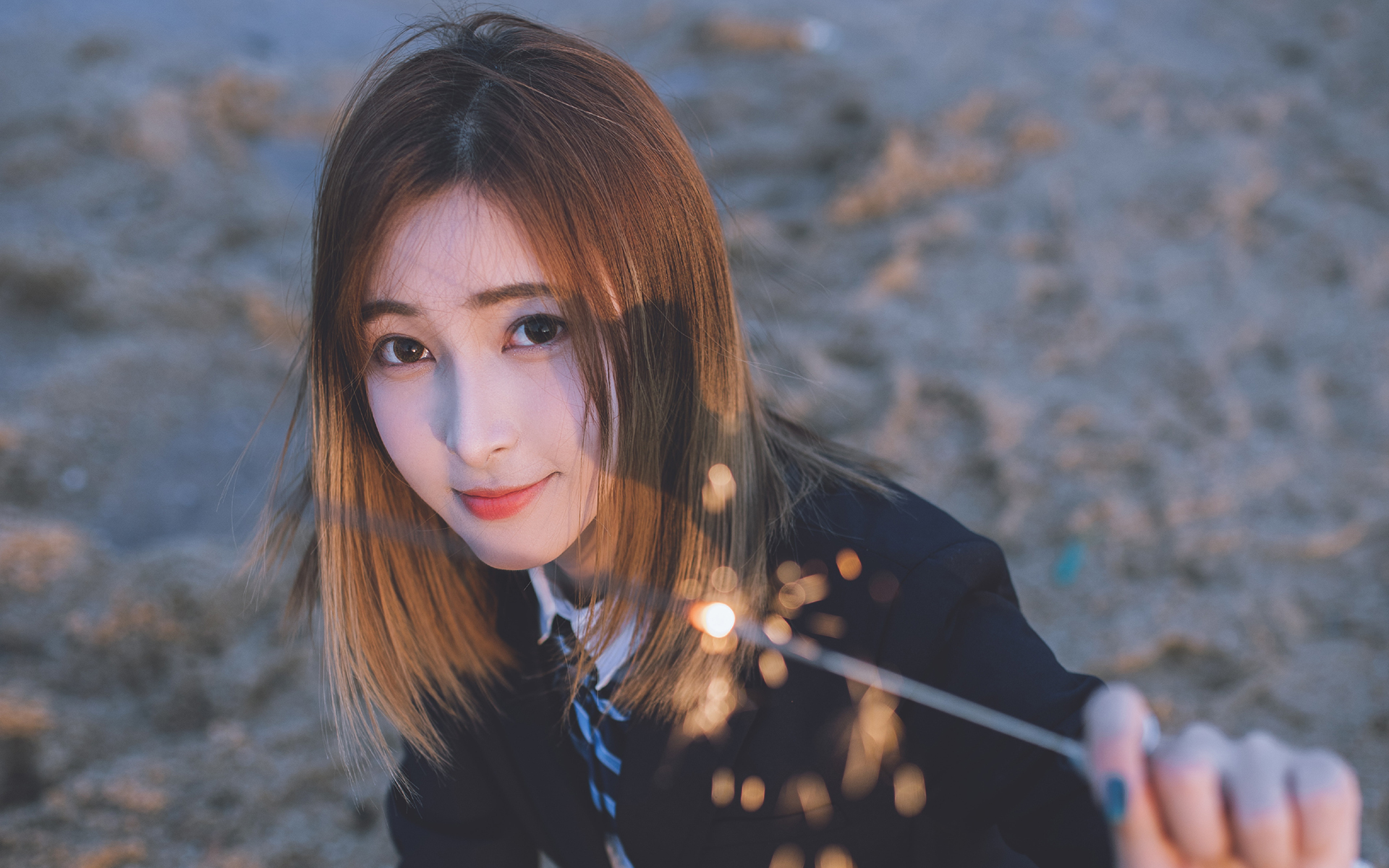 超甜美制服少女高清桌面壁纸