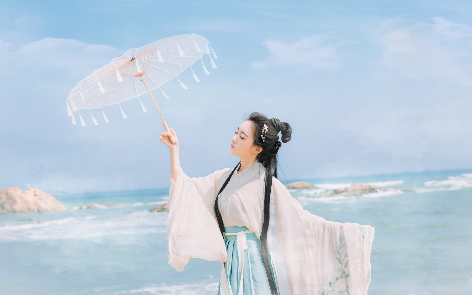 白衣仙气古装美女高清桌面壁纸