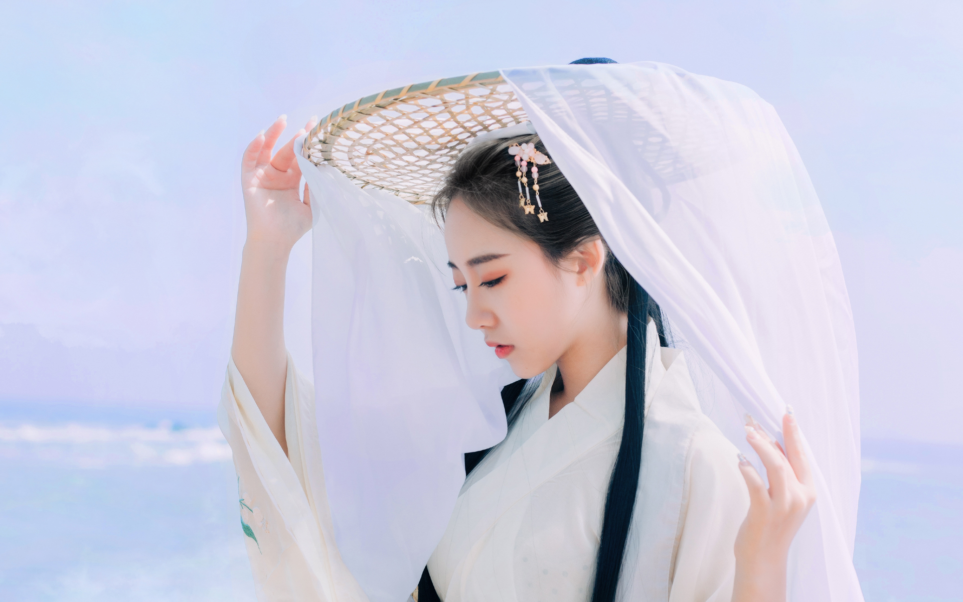 白衣仙气古装美女高清桌面壁纸