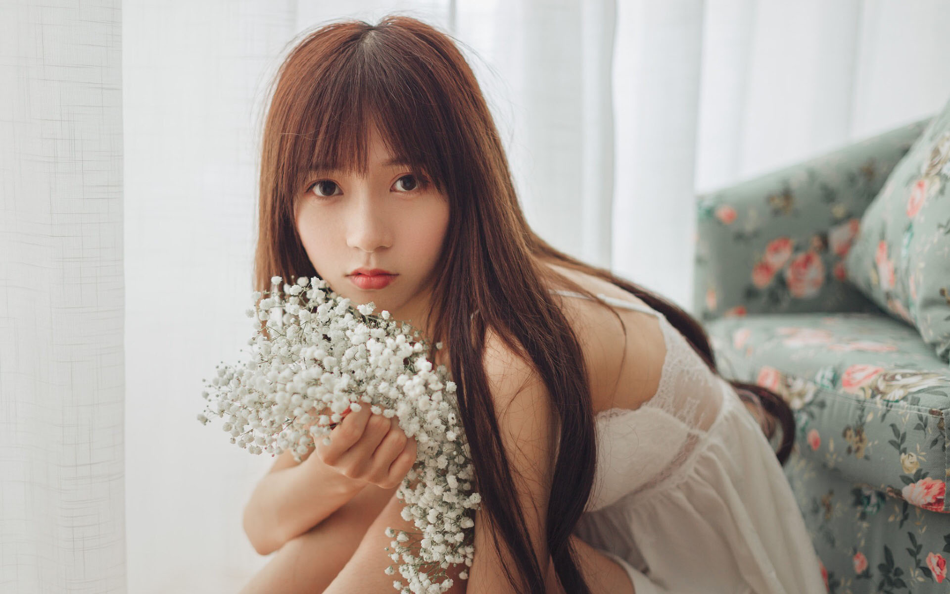 甜美仙气美女性感高清桌面壁纸