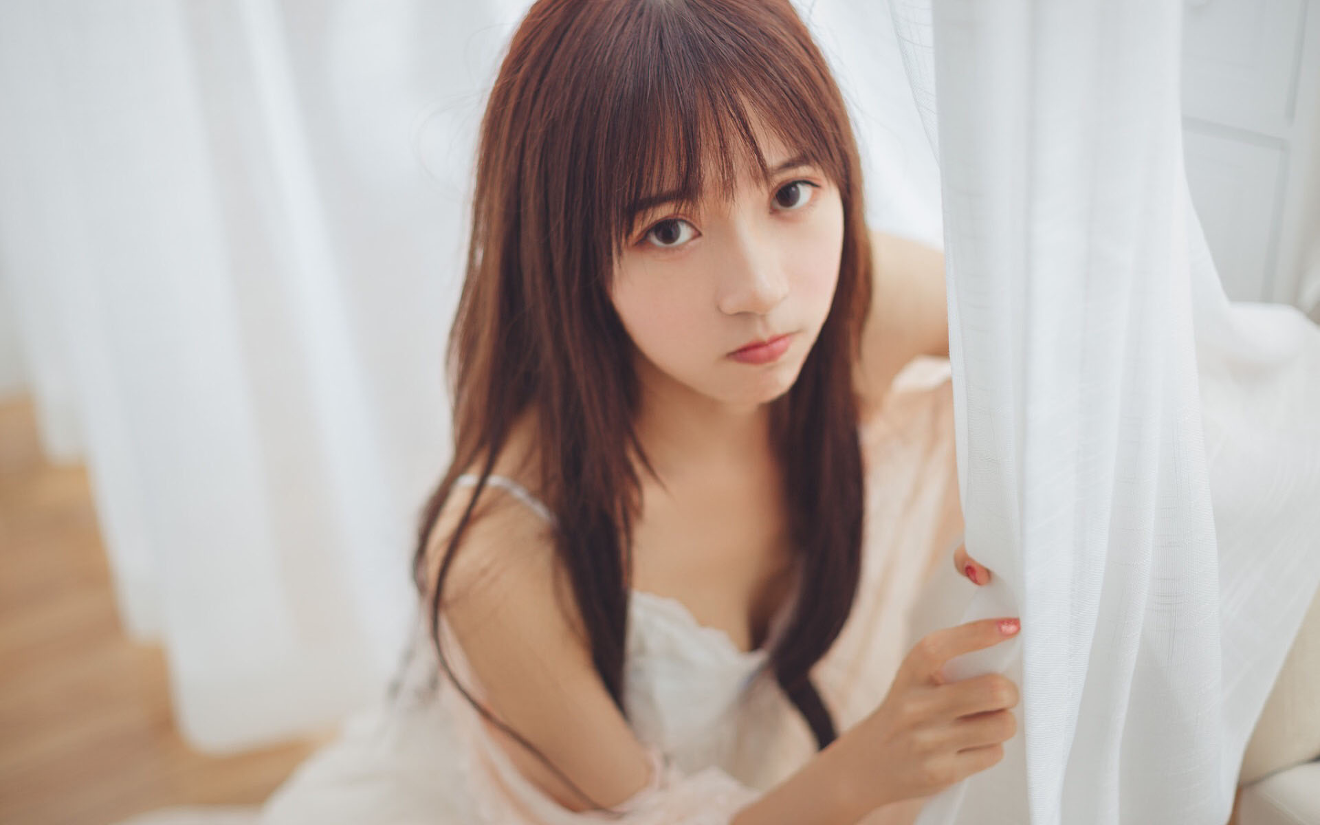 甜美仙气美女性感高清桌面壁纸